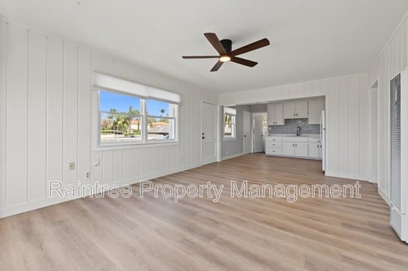 Solana Beach Condo: 146 N Cedros Ave
