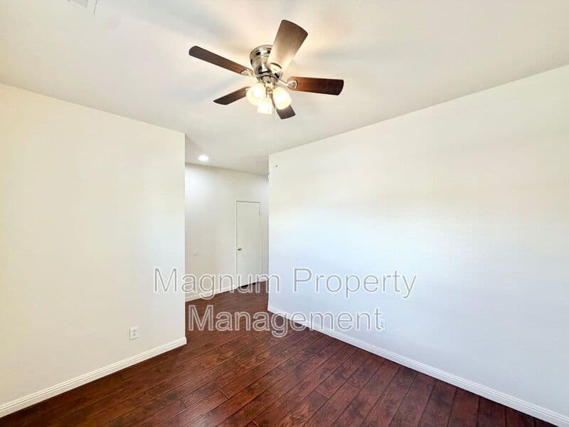 Menifee House: 33205 Gypsum St