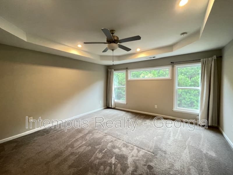 Powder Springs House: 3816 Thackary Dr