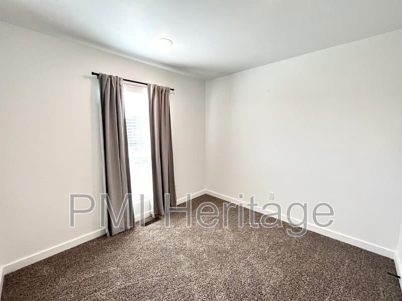 Centerton House: 950 Ventnor Avenue