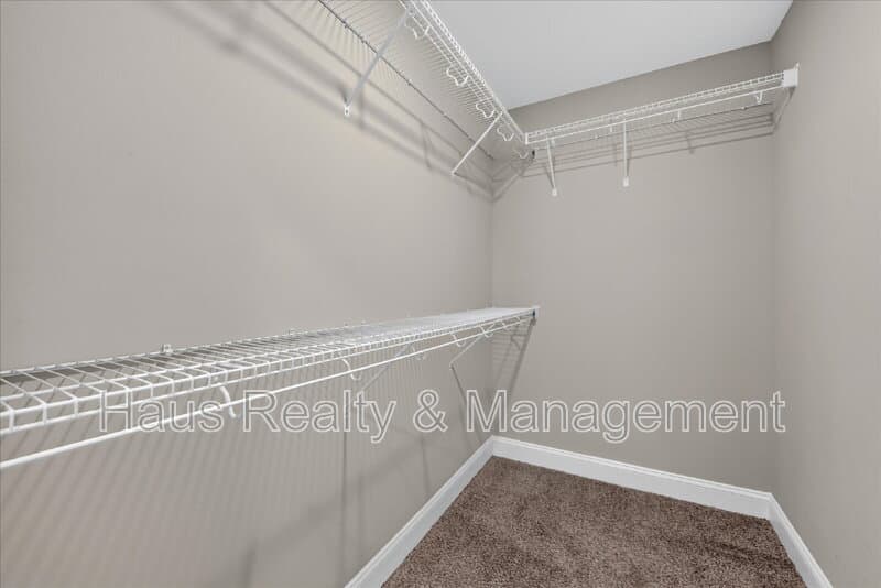 Clarksville House: 1280 Cardinal Creek Drive