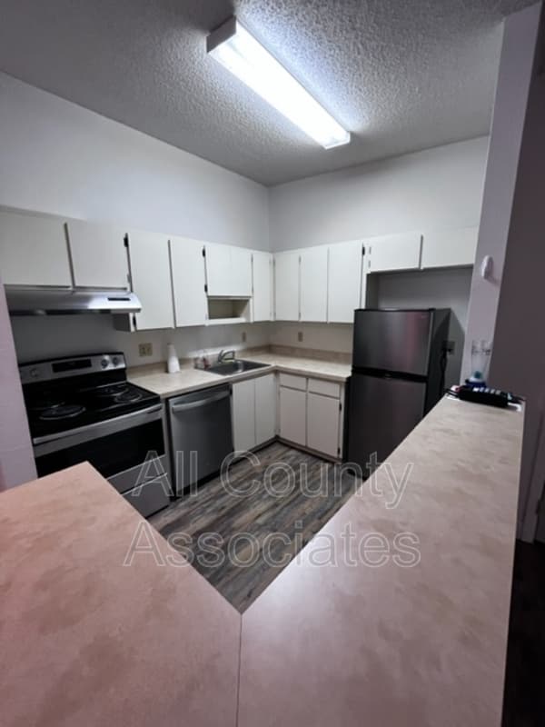 Palm Harbor Condo: 3277 Fox Chase Cir N