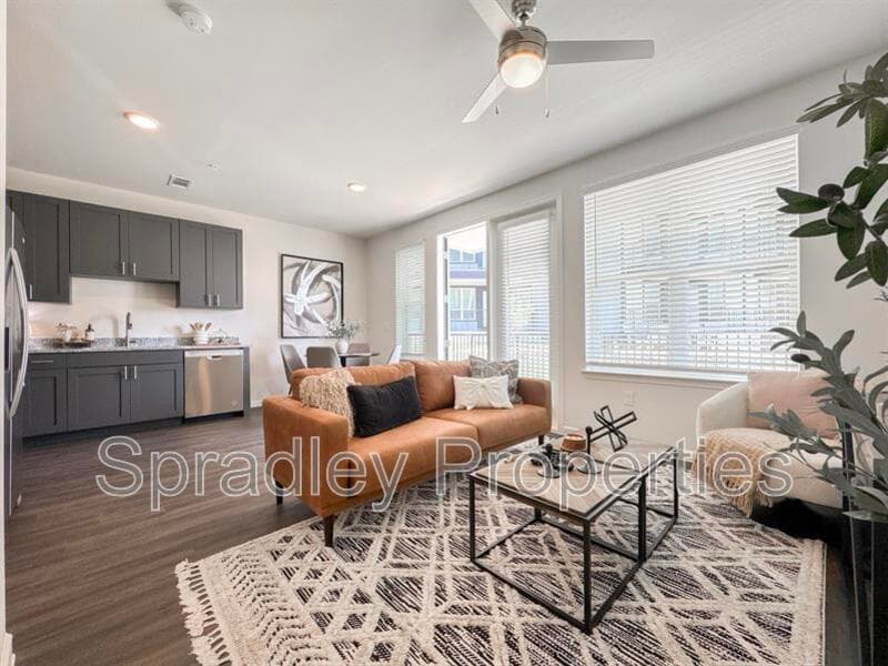 Belton Townhome: 710 Shine St. Apt 2304