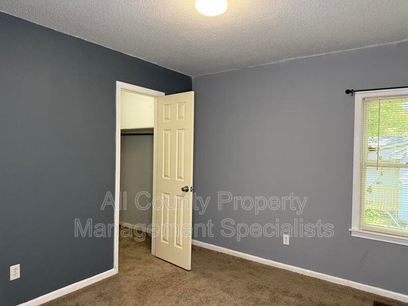 Lexington House: 145 Saddlebrooke Rd