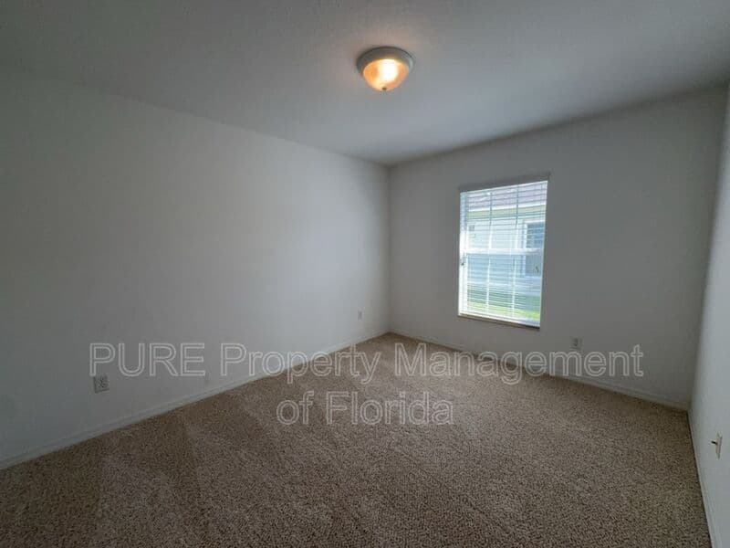 Ocala House: 15939 SW 14th Avenue Rd