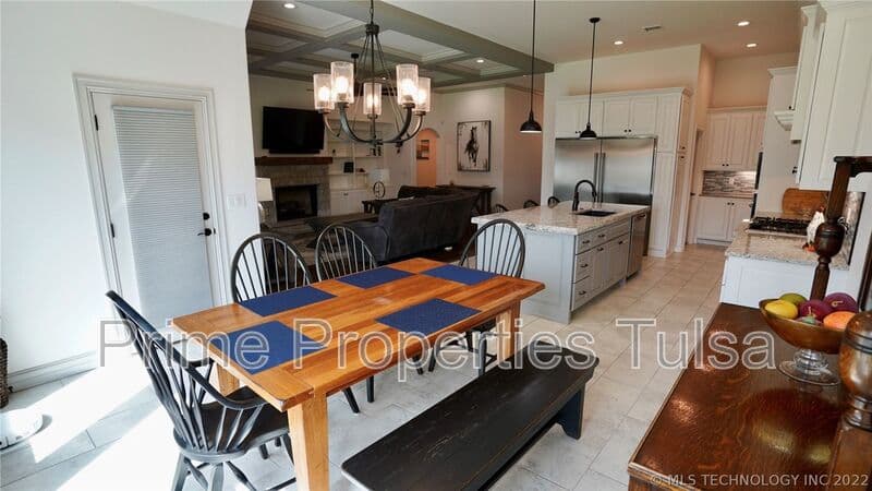 Jenks House: 12912 S 6th St