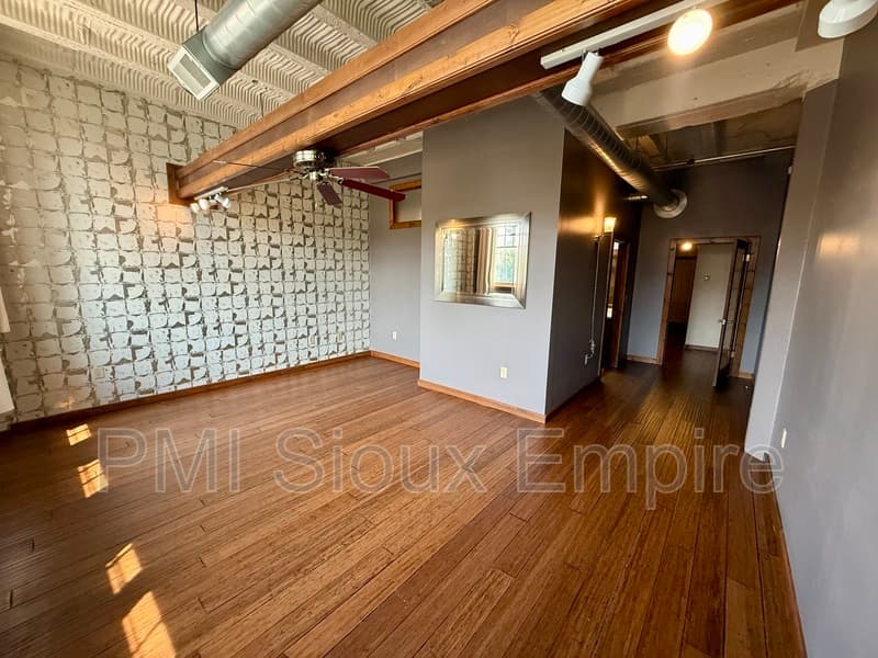 Sioux Falls Condo: 132 S Dakota