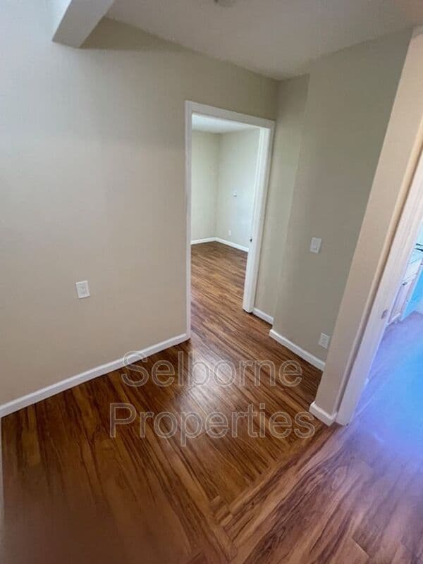 Oakland House: 524 41st St