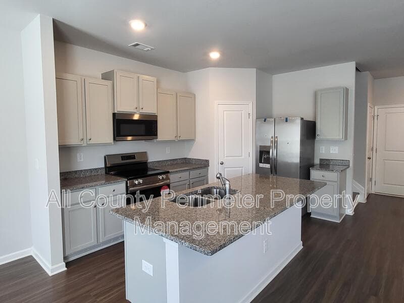 Calhoun Townhome: 107 Brexley Drive