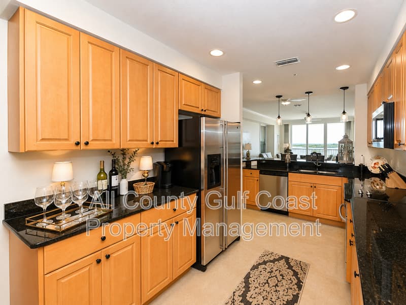 Palmetto House: 611 Riviera Dunes Way