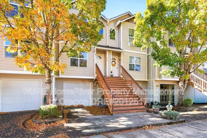 Troutdale House: 778 E Historic Columbia River Hwy