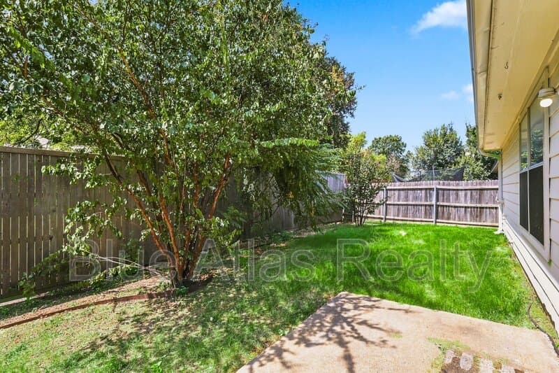 Little Elm House: 1012 Waterview Drive