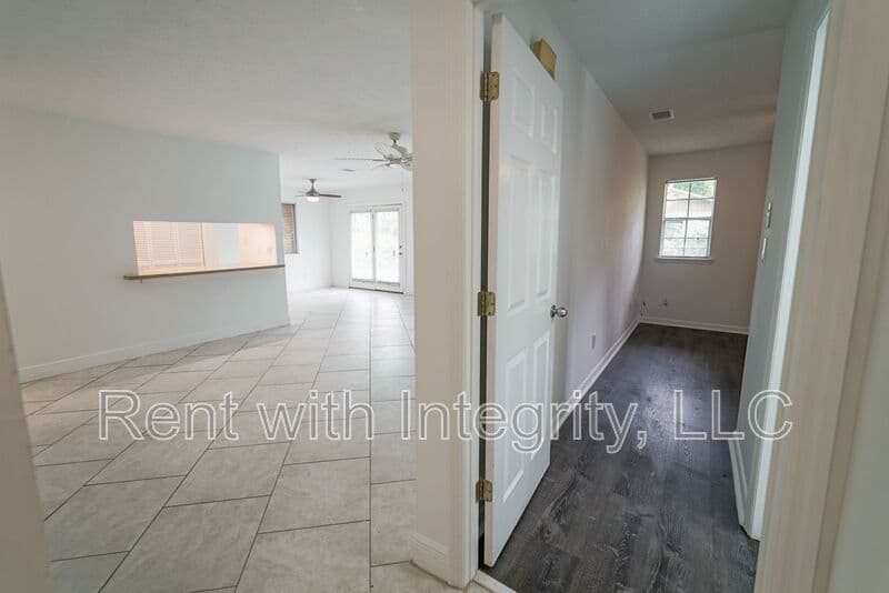 Tallahassee House: 251-A Villas Ct. S