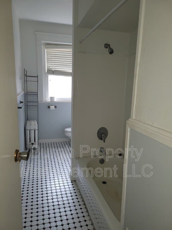 Pittsburgh Condo: 5512 Centre Ave