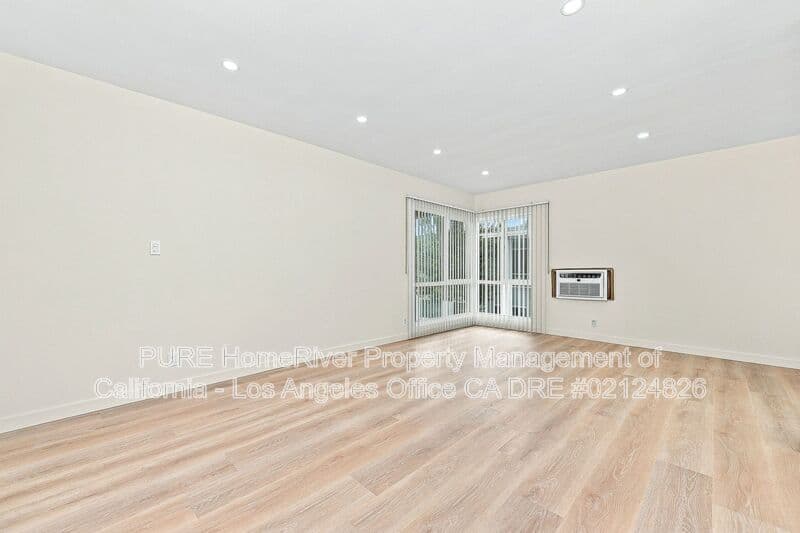Sherman Oaks House: 4427 Murietta Ave