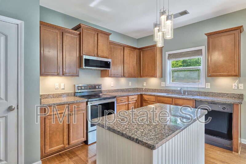 Simpsonville House: 218 Marefair Ln