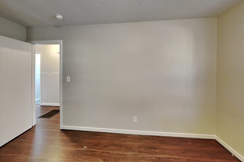 Birmingham House: 441 13th Ave NW