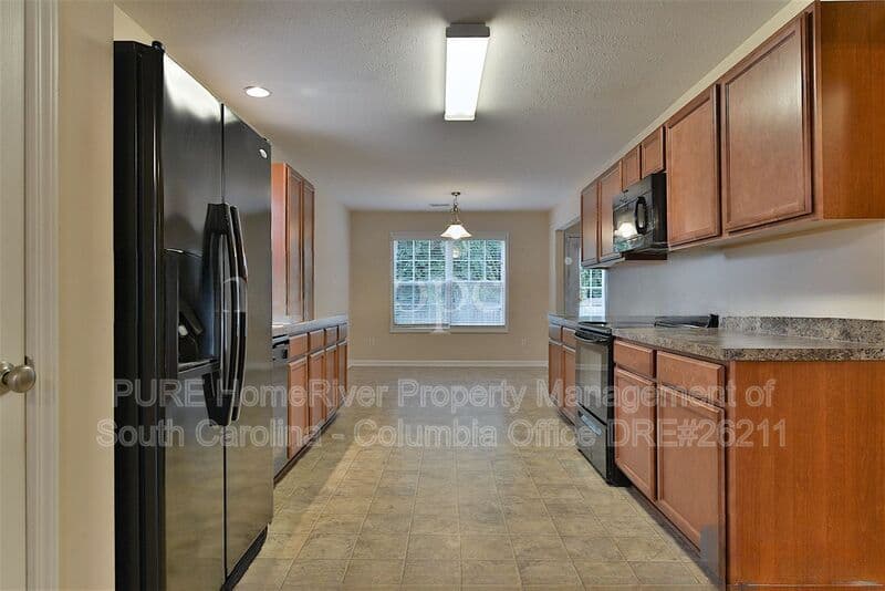 Columbia House: 464 Guard Tower Ln
