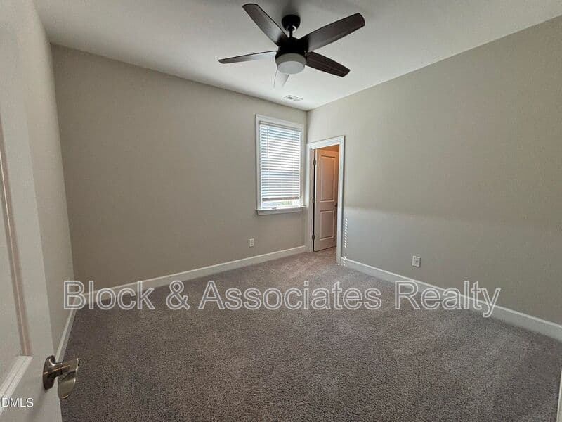 Wake Forest House: 2020 Edens Ridge