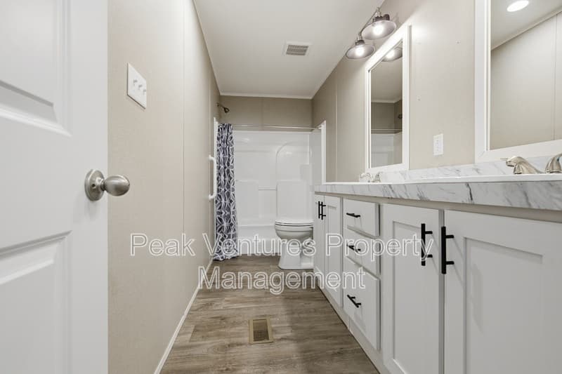 Rutherfordton House: 181 Youngs Dr