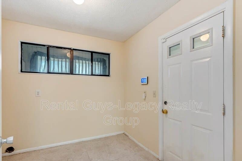 Jacksonville House: 3828 Freel Road