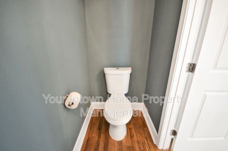 Atlanta House: 959 Dill Ave SW
