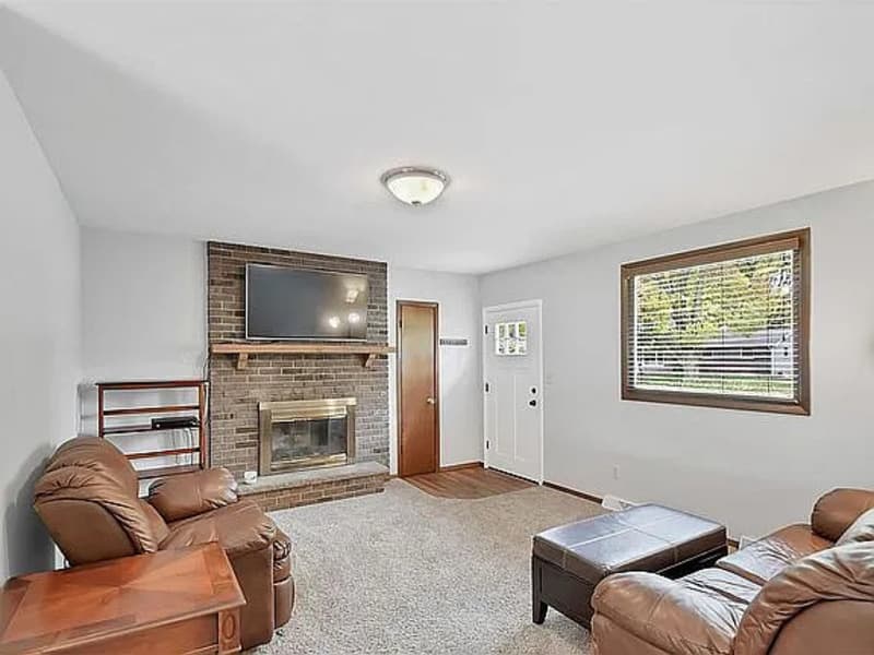 Ashwaubenon House: 2217 Barberry Lane