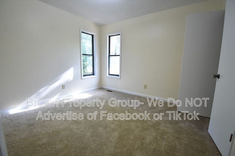 Fayetteville House: 5924 Dalton Rd