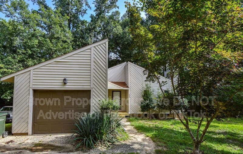 Fayetteville House: 5924 Dalton Rd
