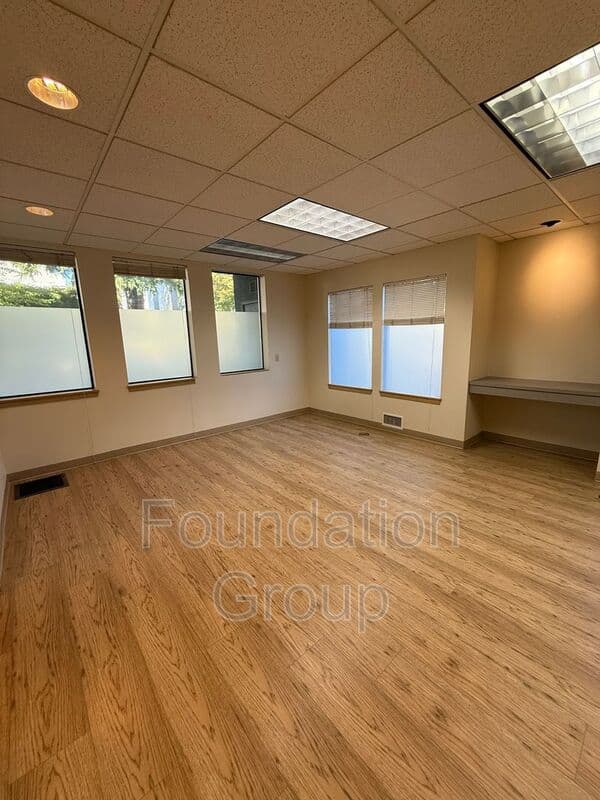 Seattle House: 9400 Roosevelt Way NE