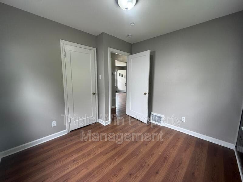 Florissant House: 1145 Patterson Rd.