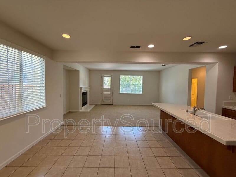 Tracy House: 2099 Frank Blondin Lane