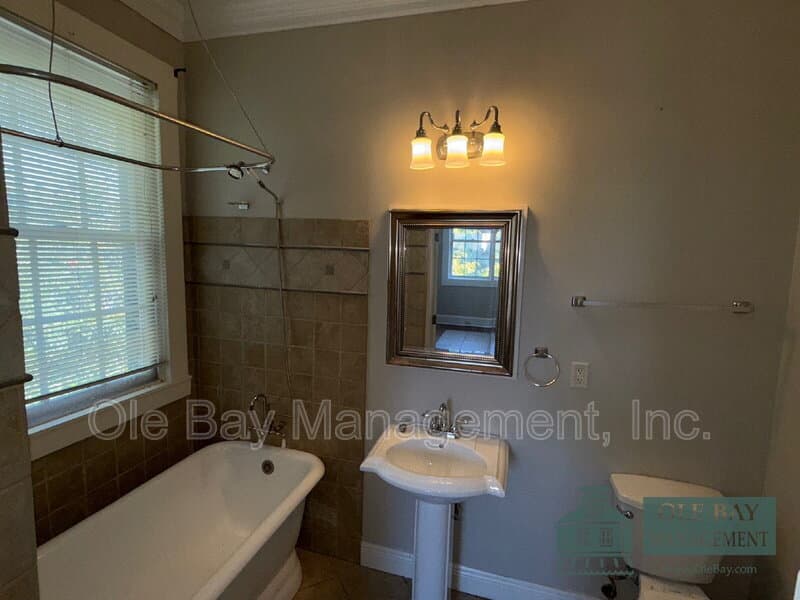 Mobile Condo: 257-B Adams St