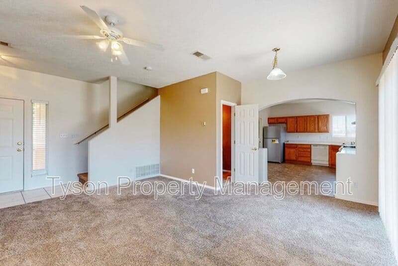 Albuquerque House: 3639 Big Cottonwood CT SW