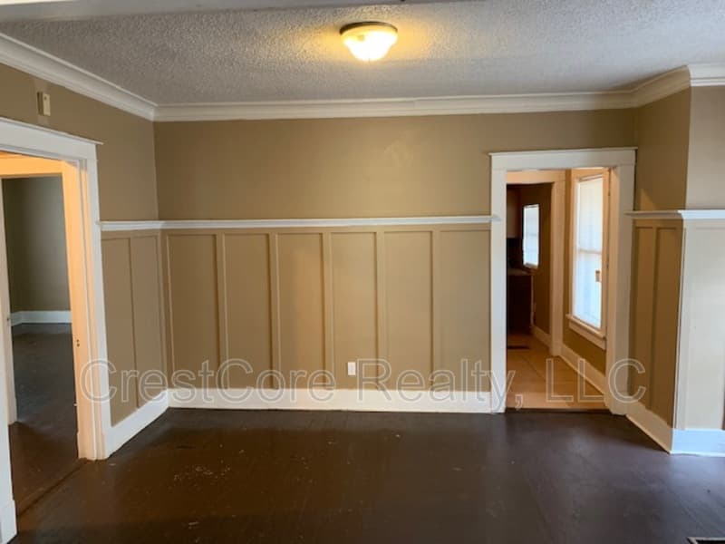 Memphis House: 1037 Forrest Ave