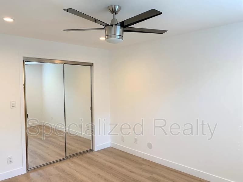 Studio City Condo: 12325 Moorpark St.