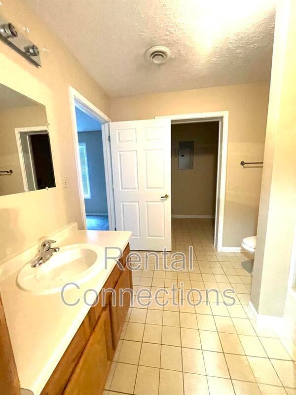 Herrin Condo: 715 Joseph dr.