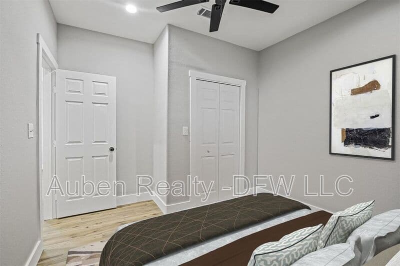 Denison House: 512 E Heron Street