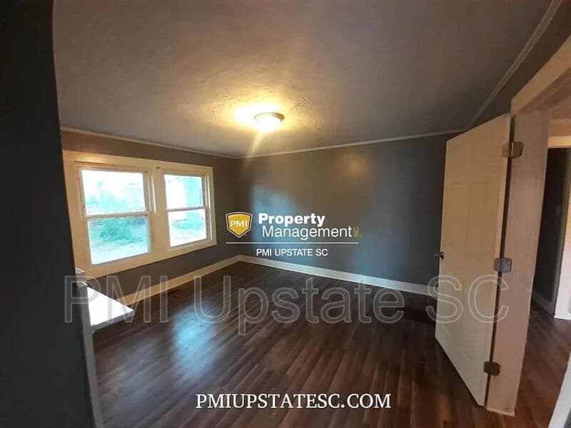 Wellford House: 143 Forrest St