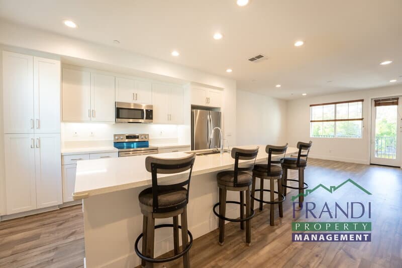 Novato Condo: 906 Rockview Rd