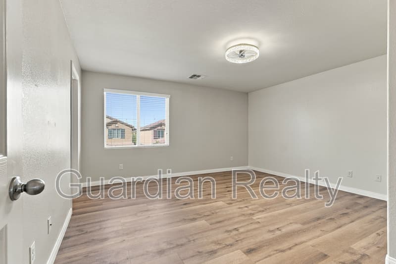Las Vegas House: 5582 Grinding Rock Way
