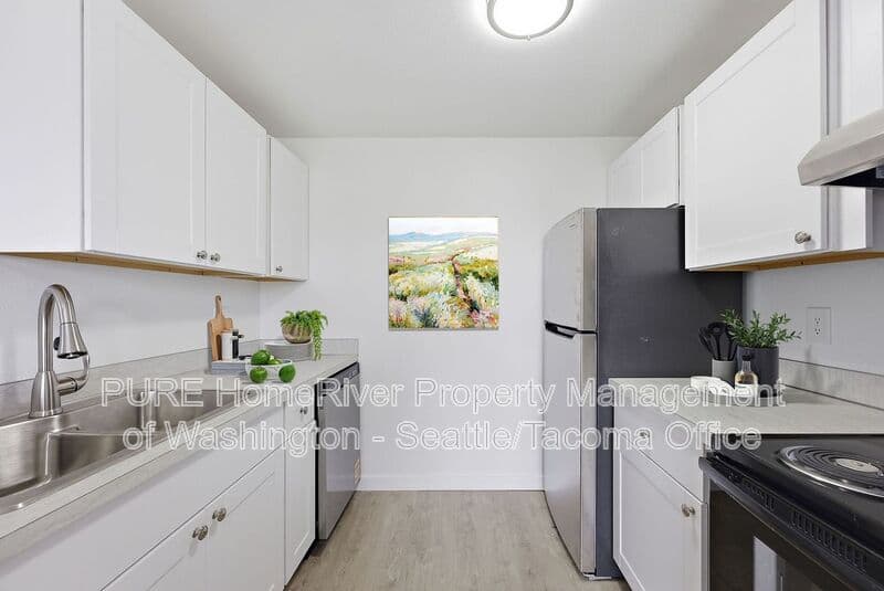 Tacoma House: 6601 S 8th St