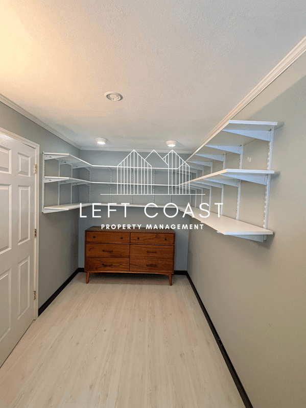 Lincoln City House: 1445 Southwest Coast Avenue