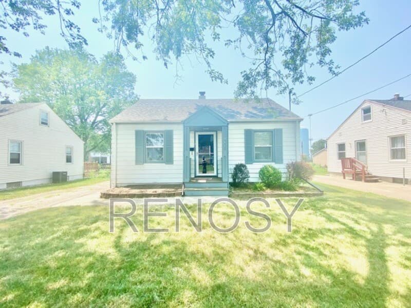 Des Moines House: 3942 57th Street