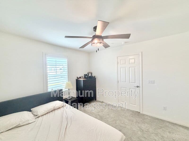 Lake Elsinore House: 970 Helena Ridge