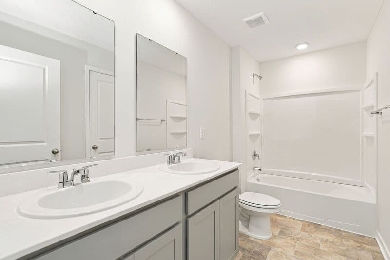 Columbus House: 6305 Marinelli Dr N