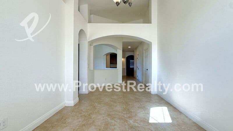 Hesperia House: 7146 Amanda Way