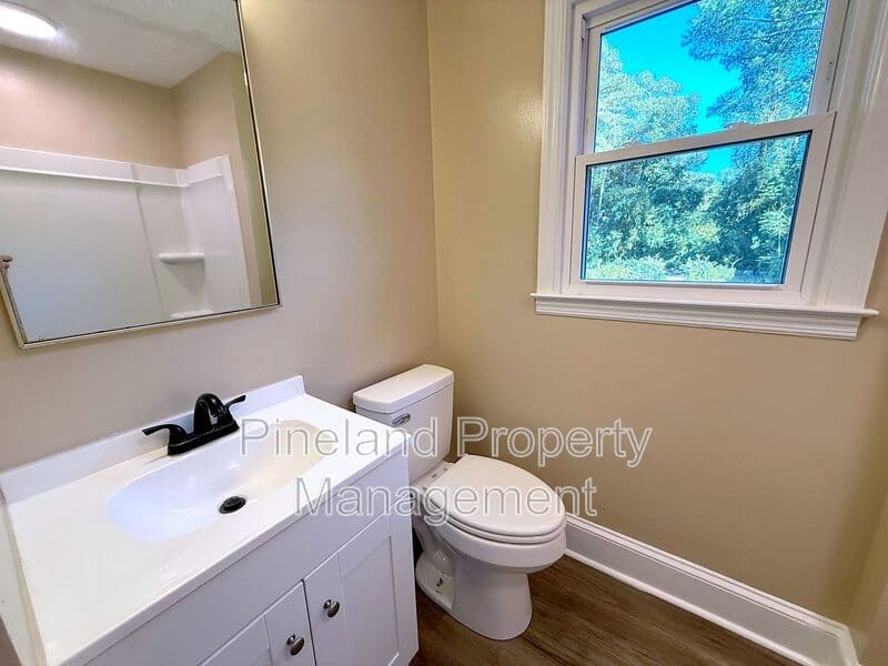 Raeford House: 602 Lewis Street