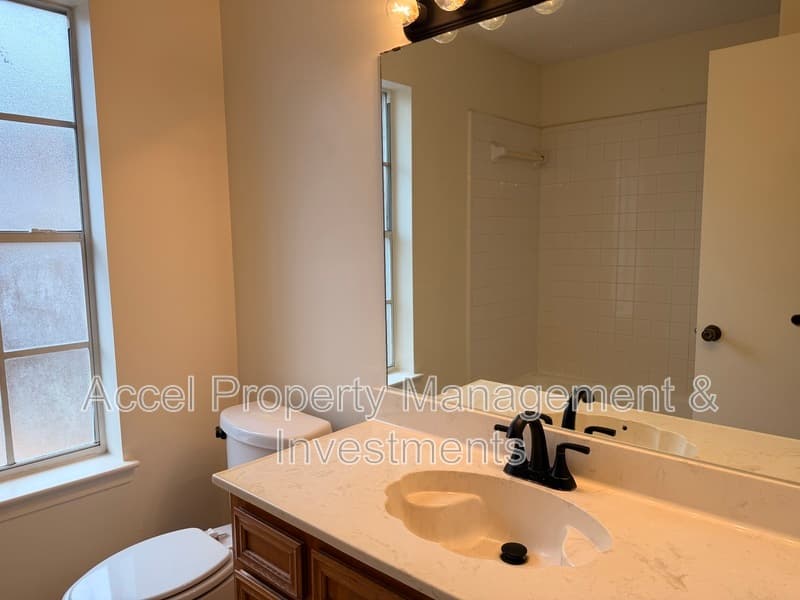 McAllen House: 6617 N. 40th