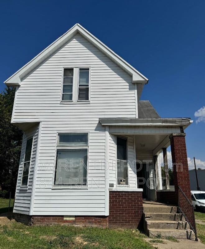 Evansville House: 1101 N Main St.